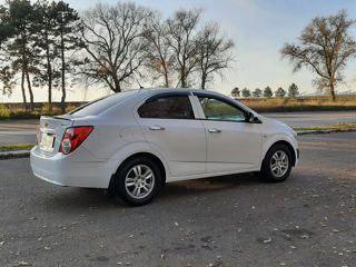 Chevrolet Aveo foto 2