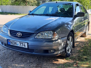 Toyota Avensis foto 3