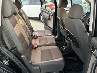 Volkswagen Touran foto 16