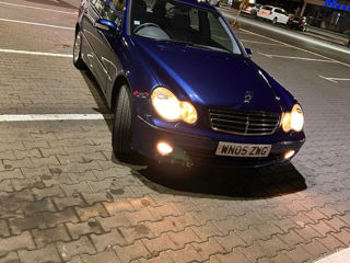 Mercedes C-Class foto 9