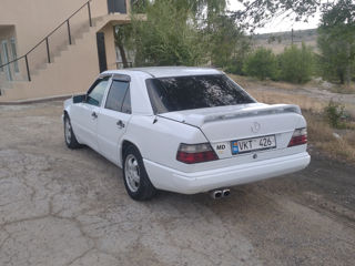 Mercedes Series (W124) foto 3