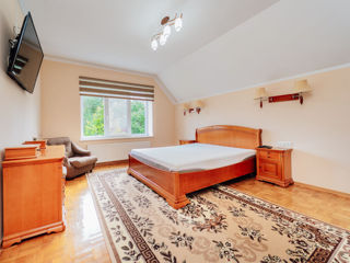 3-комн. кв., 104 м², 1/2 эт.