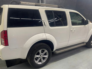 Nissan Pathfinder foto 3