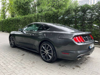 Ford Mustang foto 8