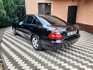 Mercedes E-Class foto 8