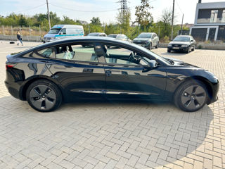 Tesla Model 3 foto 8