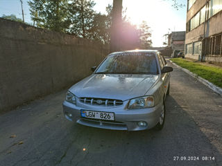 Hyundai Accent foto 1