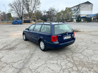 Volkswagen Passat foto 3