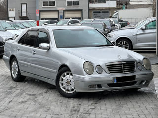 Mercedes E-Class foto 4