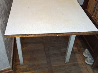 Квадратный прочный и устойчивый стол, раскладной для стройки и ремонтных работ foto 3