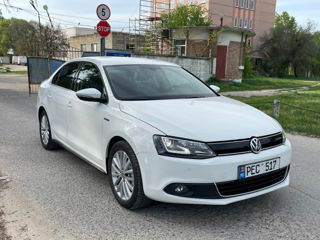 Volkswagen Jetta foto 2