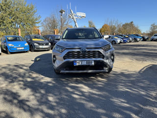 Rav 4 liber pentru chirie foto 3