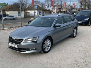 Skoda Superb foto 2