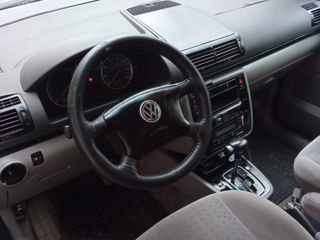 Volkswagen Sharan foto 2