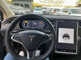 Tesla Model X foto 14