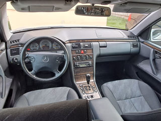 Mercedes E-Class foto 9