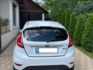 Ford Fiesta foto 3