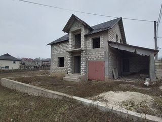 7 ari + constructie capitala in zona linistita Truseni. foto 2