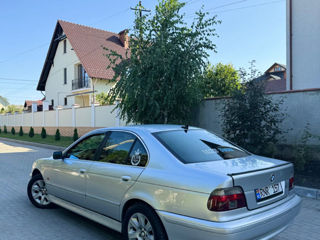 BMW 5 Series foto 9