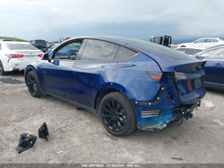 Tesla Model Y foto 3