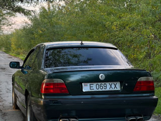 BMW 7 Series foto 3