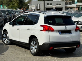 Peugeot 2008 foto 6