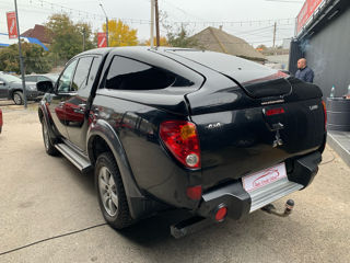 Mitsubishi L200 foto 4