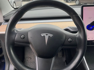 Tesla Model 3 foto 8