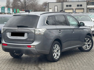 Mitsubishi Outlander foto 4