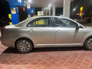 Toyota Avensis foto 5