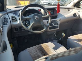 Nissan Almera Tino foto 9