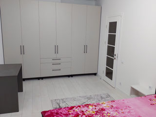 Apartament cu 2 camere, 70 m², Centru, Chișinău foto 3