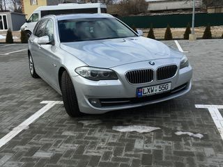 BMW 5 Series foto 2