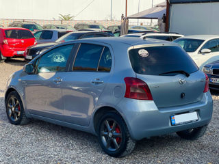 Toyota Yaris foto 9