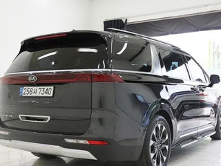 KIA Carnival foto 2