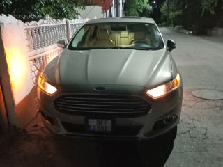 Ford Fusion foto 1