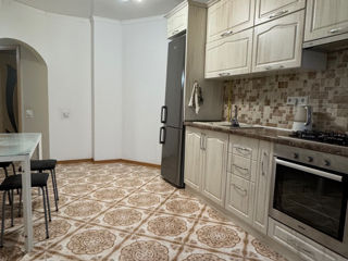 Apartament cu 2 camere, 70 m², Botanica, Chișinău foto 4