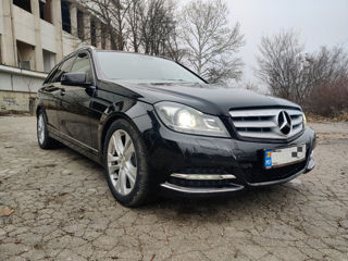 Mercedes C-Class foto 3