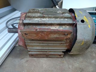 Motor 2,2KW   950rot/min foto 1