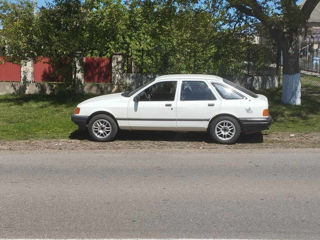 Ford Sierra foto 8