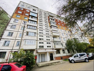 Cumpăr apartament Fară remont și cu datorii