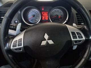 Mitsubishi Lancer foto 10