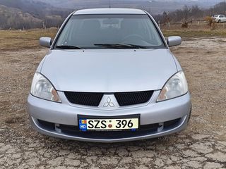 Mitsubishi Lancer foto 2