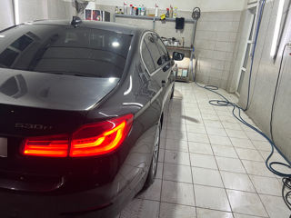 BMW 5 Series foto 10