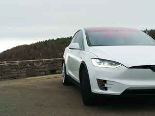 Tesla Model X foto 4