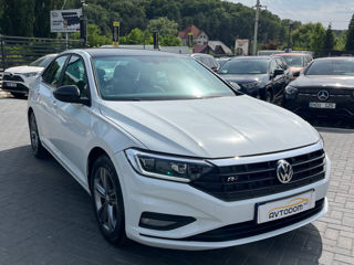 Volkswagen Jetta foto 2