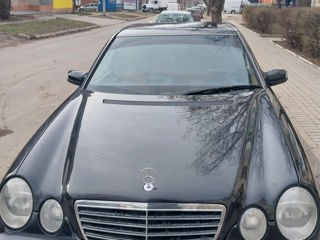 Mercedes E Class foto 2