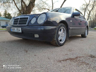 Mercedes E-Class foto 8