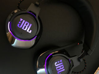 Продам Jbl quantum 810