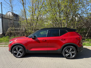 Volvo XC40 фото 0
